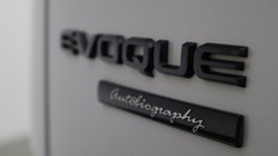 2022 (71) LAND ROVER RANGE ROVER EVOQUE 1.5 P300e Autobiography 5dr Auto 5891619