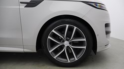 2024 (24) LAND ROVER RANGE ROVER SPORT 3.0 D300 Dynamic SE 5dr Auto 5886033