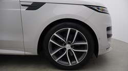 2024 (24) LAND ROVER RANGE ROVER SPORT 3.0 D300 Dynamic SE 5dr Auto 5886034