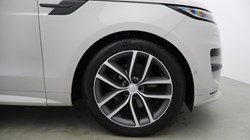 2024 (24) LAND ROVER RANGE ROVER SPORT 3.0 D300 Dynamic SE 5dr Auto 5886032