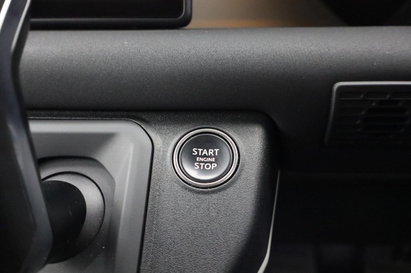 2023 (23) LAND ROVER DEFENDER 3.0 D250 X-Dynamic SE 90 3dr Auto 5919089