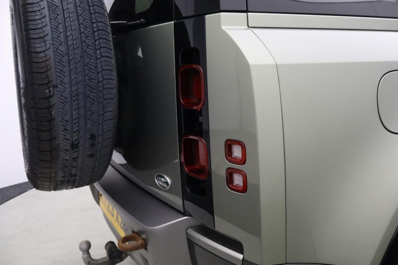 2023 (23) LAND ROVER DEFENDER 3.0 D250 X-Dynamic SE 90 3dr Auto 5919106
