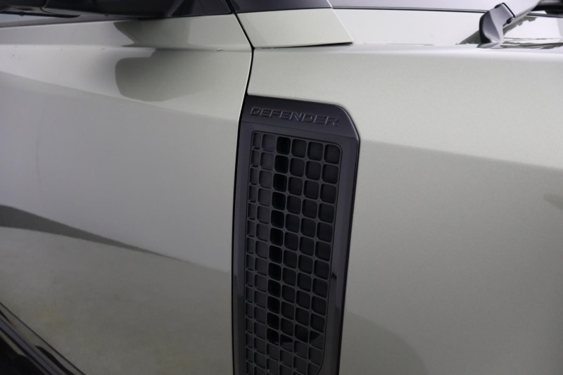 2023 (23) LAND ROVER DEFENDER 3.0 D250 X-Dynamic SE 90 3dr Auto 5919063