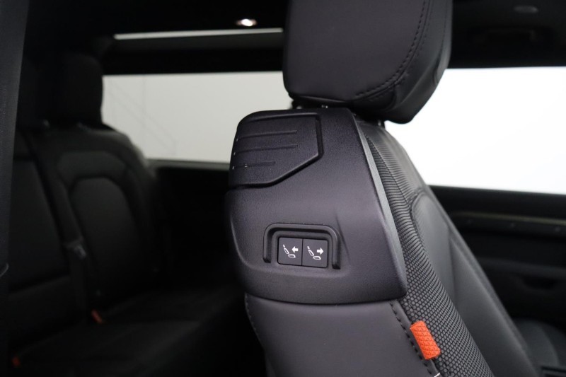 2023 (23) LAND ROVER DEFENDER 3.0 D250 X-Dynamic SE 90 3dr Auto 5919072