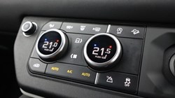 2023 (23) LAND ROVER DEFENDER 3.0 D250 X-Dynamic SE 90 3dr Auto 5919088