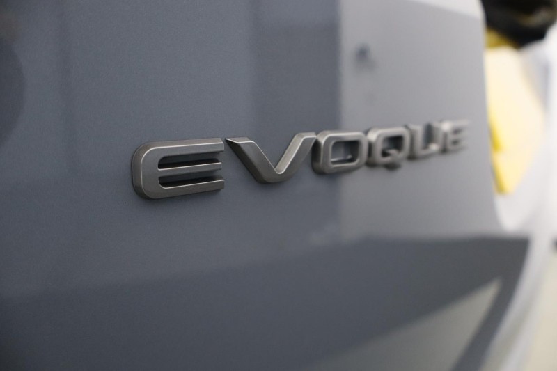 2019 (19) LAND ROVER RANGE ROVER EVOQUE 2.0 D180 First Edition 5dr Auto 5971451