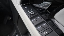 2019 (19) LAND ROVER RANGE ROVER EVOQUE 2.0 D180 First Edition 5dr Auto 5971484