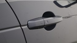 2023 (73) LAND ROVER DISCOVERY 3.0 D300 Dynamic HSE 5dr Auto 5943835