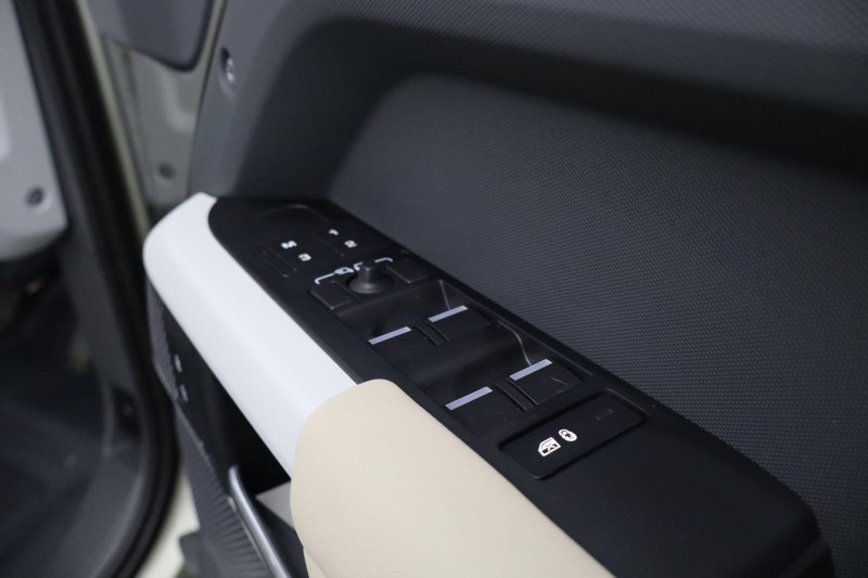 2022 (72) LAND ROVER DEFENDER 3.0 D250 HSE 110 5dr Auto 5943609