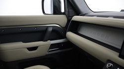 2022 (72) LAND ROVER DEFENDER 3.0 D250 HSE 110 5dr Auto 5943627