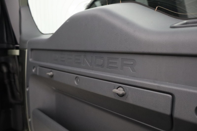 2022 (72) LAND ROVER DEFENDER 3.0 D250 HSE 110 5dr Auto 5943587