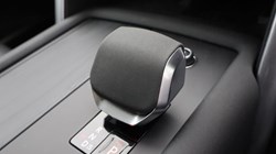 2024 (73) LAND ROVER DISCOVERY 3.0 D300 S 5dr Auto 5964647