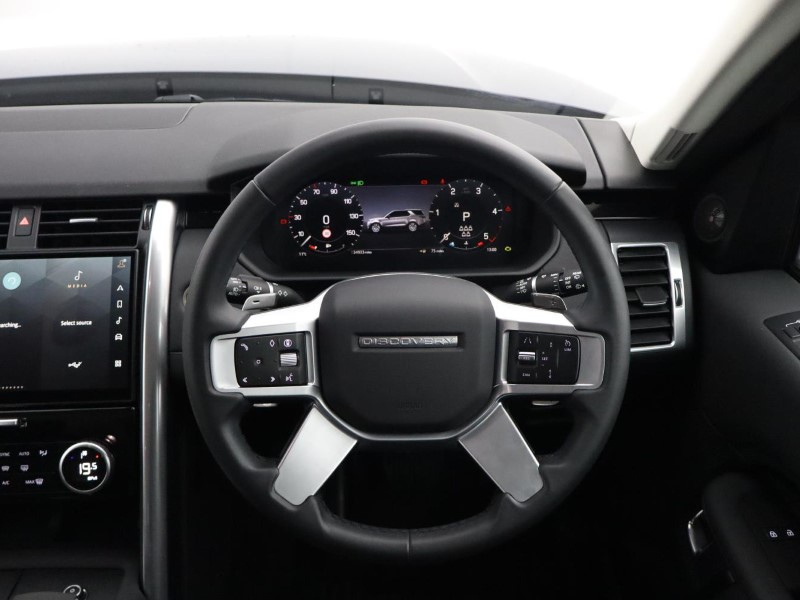 2024 (73) LAND ROVER DISCOVERY 3.0 D300 S 5dr Auto 5964621