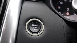 2024 (73) LAND ROVER DISCOVERY 3.0 D300 S 5dr Auto 5964643