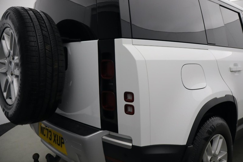 2023 (73) LAND ROVER COMMERCIAL DEFENDER 3.0 D250 Hard Top SE Auto [3 Seat] 5964463