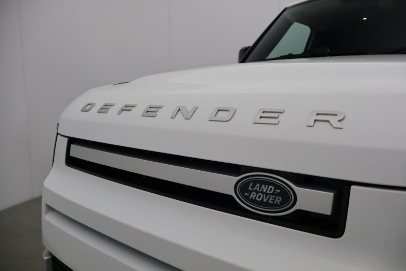2023 (73) LAND ROVER COMMERCIAL DEFENDER 3.0 D250 Hard Top SE Auto [3 Seat] 5964483