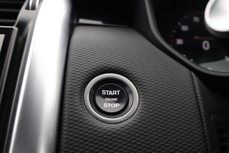 2023 (23) LAND ROVER DISCOVERY 3.0 D300 R-Dynamic HSE 5dr Auto 5962238
