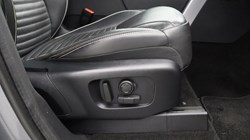 2023 (23) LAND ROVER DISCOVERY 3.0 D300 R-Dynamic HSE 5dr Auto 5962226