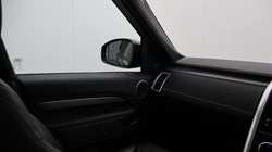 2023 (23) LAND ROVER DISCOVERY 3.0 D300 R-Dynamic HSE 5dr Auto 5977774