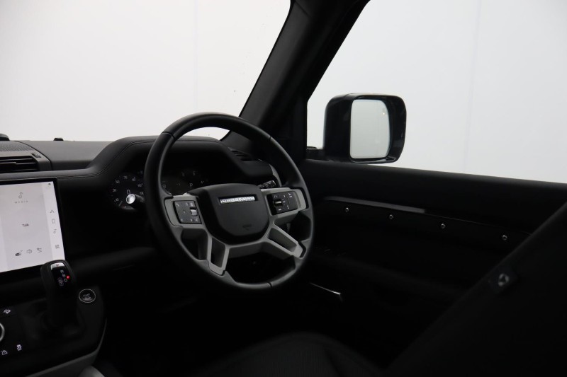 2024 (74) LAND ROVER DEFENDER 3.0 D250 X-Dynamic SE 90 3dr Auto 5977118