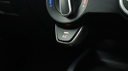2022 (22) KIA STONIC 1.0T GDi 99 2 5dr 4669759