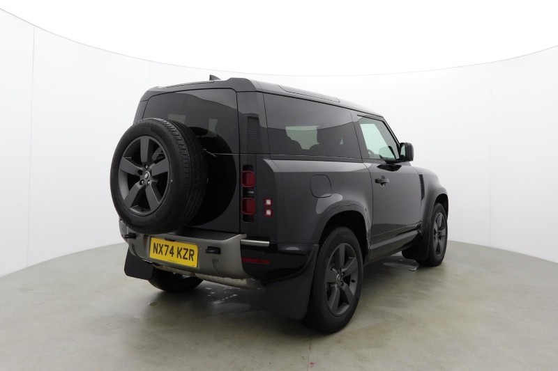 2024 (74) LAND ROVER DEFENDER 3.0 D250 X-Dynamic SE 90 3dr Auto 5977083