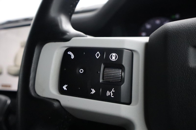2024 (74) LAND ROVER DEFENDER 3.0 D250 X-Dynamic SE 90 3dr Auto 5977131