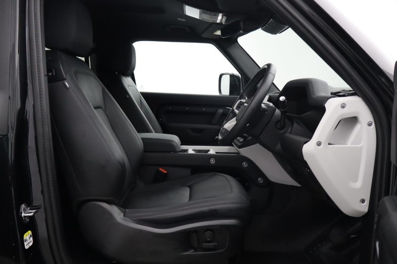 2024 (74) LAND ROVER DEFENDER 3.0 D250 X-Dynamic SE 90 3dr Auto 5977106
