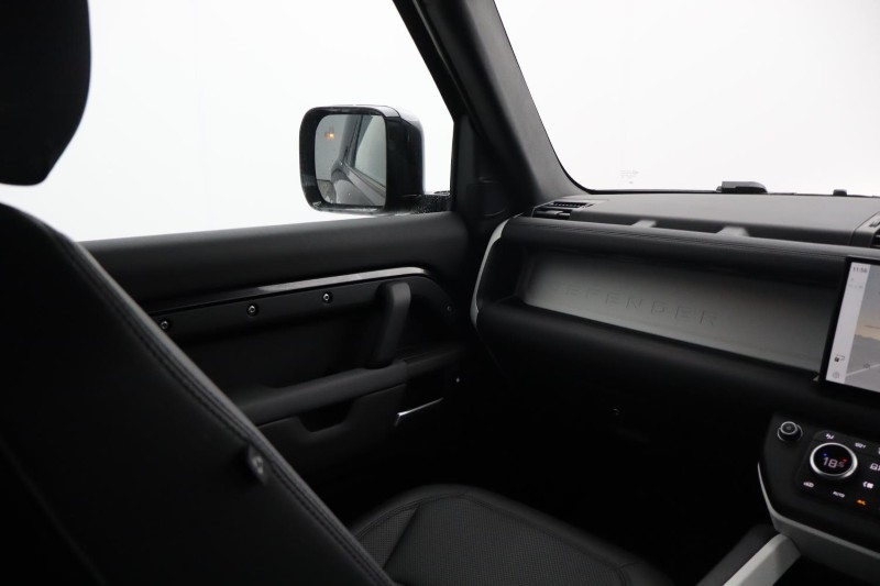 2024 (74) LAND ROVER DEFENDER 3.0 D250 X-Dynamic SE 90 3dr Auto 5977117