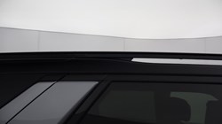 2025 (25) LAND ROVER DISCOVERY 3.0 D350 Dynamic HSE 5dr Auto 5985327