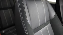 2019 (19) LAND ROVER RANGE ROVER VELAR 2.0 D240 R-Dynamic S 5dr Auto 5989880
