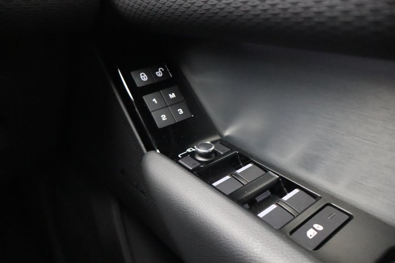 2025 (25) LAND ROVER RANGE ROVER EVOQUE 1.5 P270e Dynamic HSE 5dr Auto 5990310