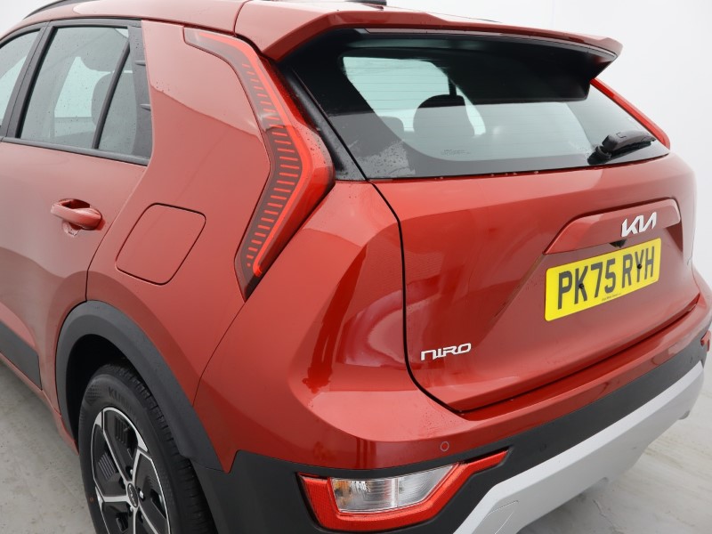 2025 (75) KIA NIRO 1.6 GDi 127 Hybrid 2 Nav 5dr DCT 4735473
