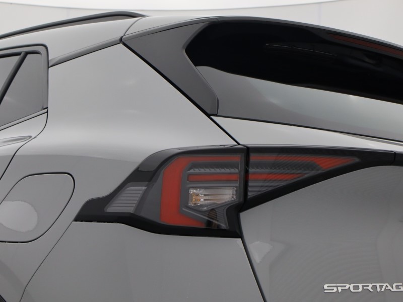 2025 (75) KIA SPORTAGE 1.6T GDi HEV GT-Line 5dr Auto 4676664