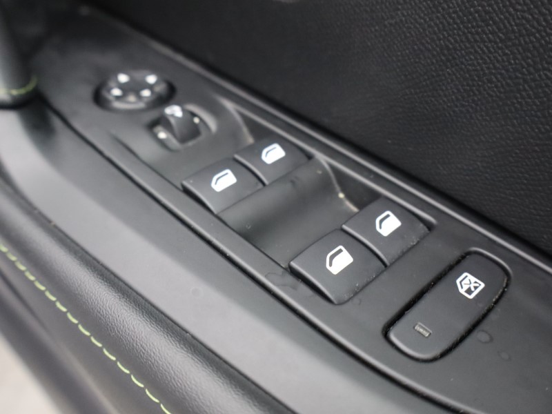 2023 (23) PEUGEOT 208 1.2 PureTech 100 GT 5dr 4788963