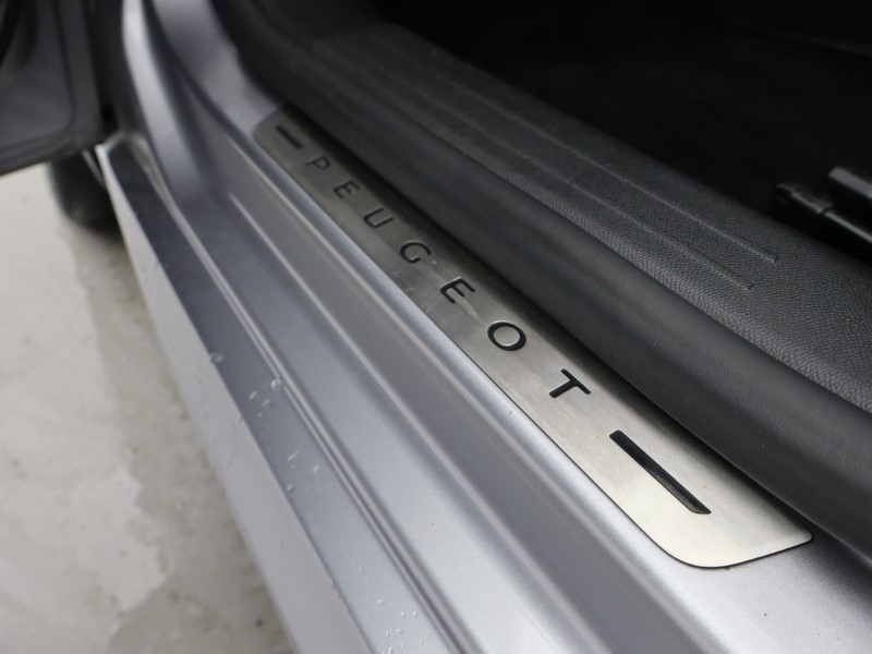 2023 (23) PEUGEOT 208 1.2 PureTech 100 GT 5dr 4788959