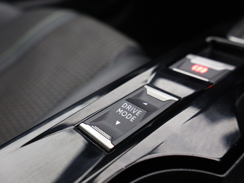 2023 (23) PEUGEOT 208 1.2 PureTech 100 GT 5dr 4788985