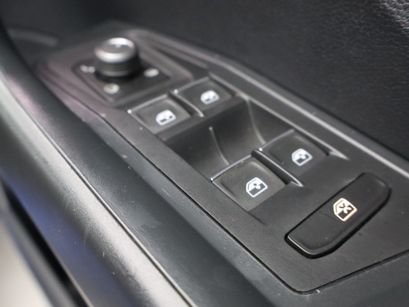 2018 (18) VOLKSWAGEN T-ROC 1.0 TSI Design 5dr 4815784