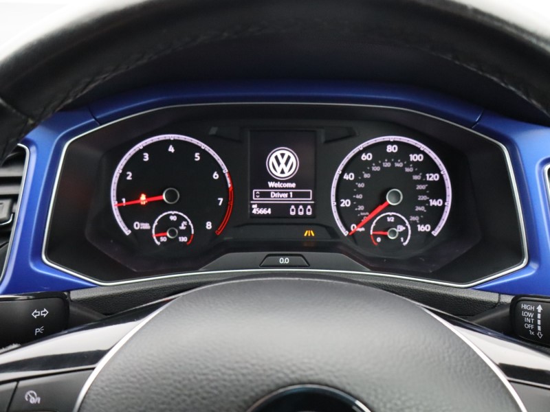 2018 (18) VOLKSWAGEN T-ROC 1.0 TSI Design 5dr 4815798