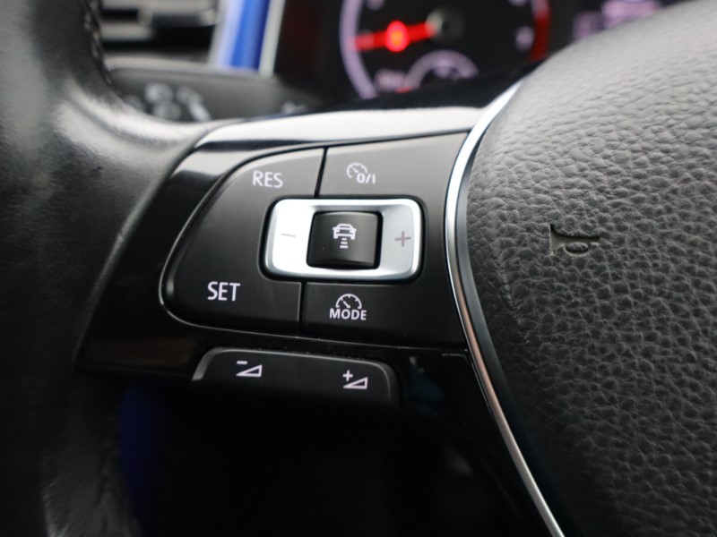 2018 (18) VOLKSWAGEN T-ROC 1.0 TSI Design 5dr 4815796