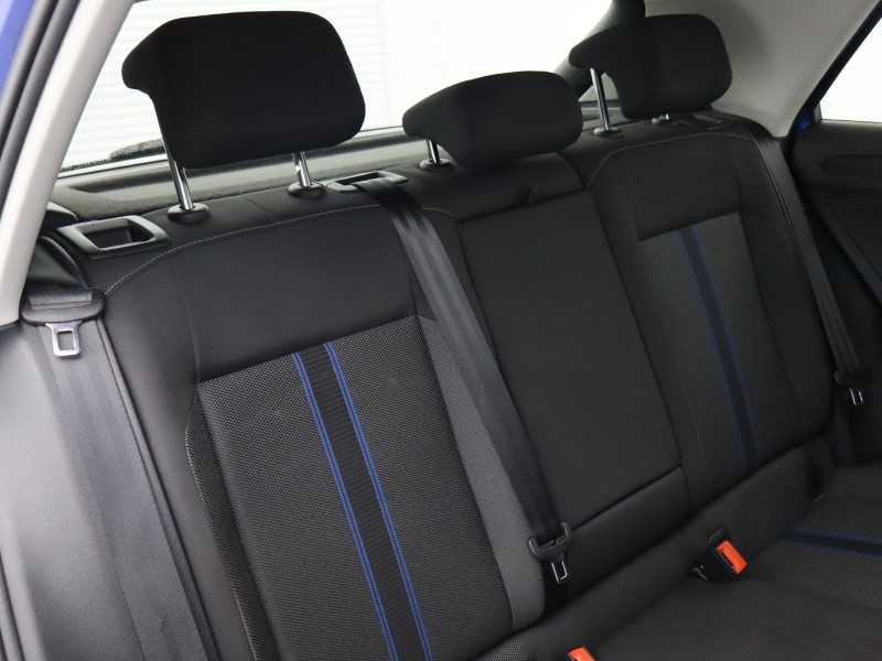 2018 (18) VOLKSWAGEN T-ROC 1.0 TSI Design 5dr 4815792