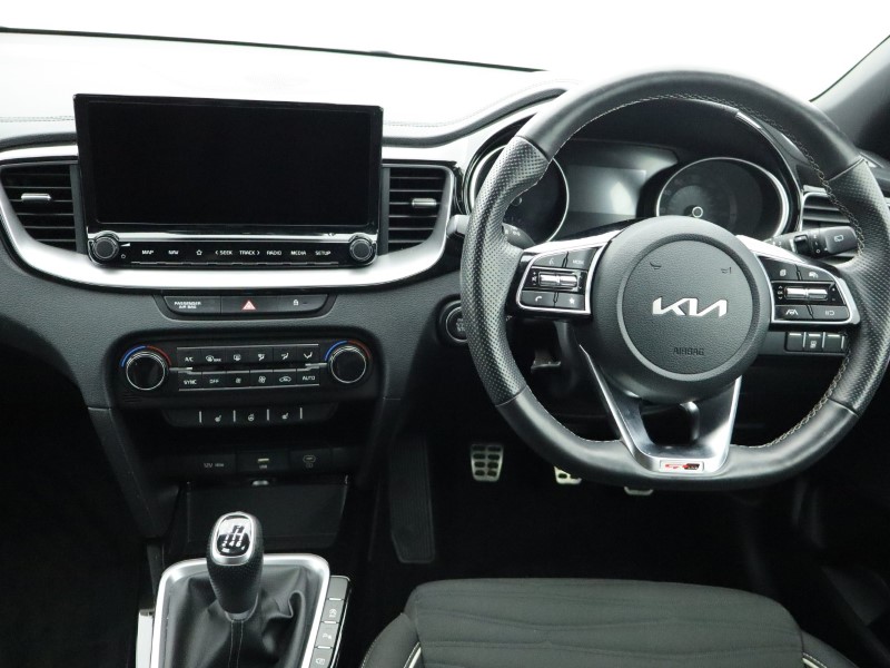 2025 (25) KIA CEED 1.5T GDi ISG 138 GT-Line 5dr 4829229