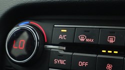 2025 (25) KIA CEED 1.5T GDi ISG 138 GT-Line 5dr 4829252