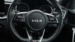 2025 (25) KIA CEED 1.5T GDi ISG 138 GT-Line 5dr 4829235
