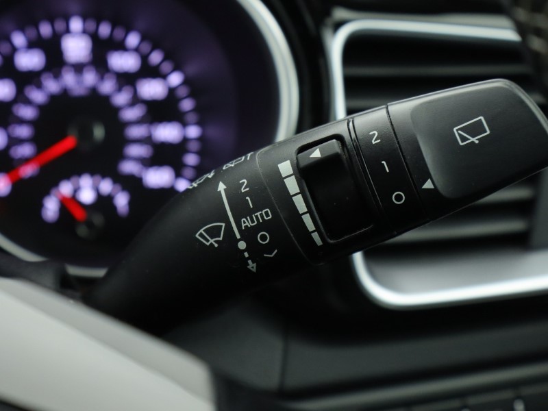 2025 (25) KIA CEED 1.5T GDi ISG 138 GT-Line 5dr 4829258