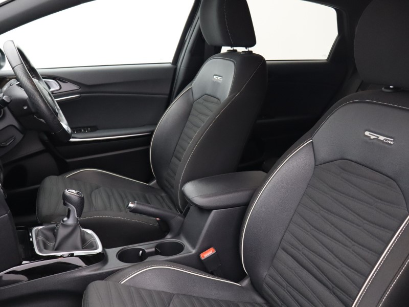 2025 (25) KIA CEED 1.5T GDi ISG 138 GT-Line 5dr 4829233