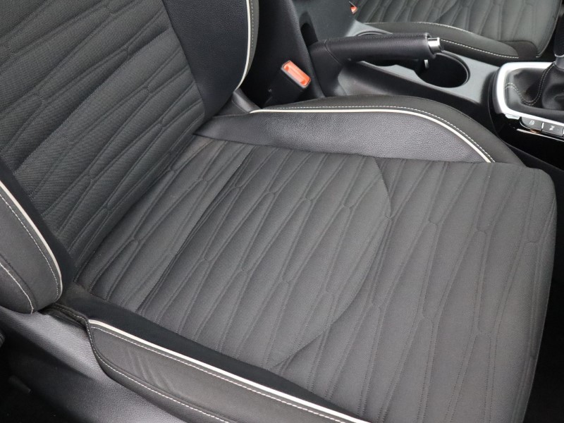 2025 (25) KIA CEED 1.5T GDi ISG 138 GT-Line 5dr 4829244