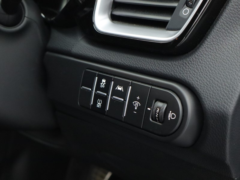 2025 (25) KIA CEED 1.5T GDi ISG 138 GT-Line 5dr 4829245