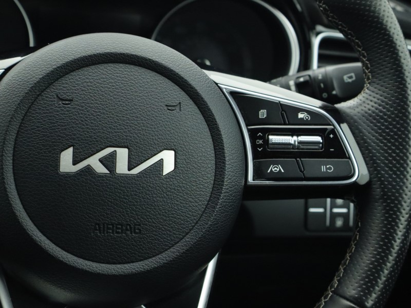 2025 (25) KIA CEED 1.5T GDi ISG 138 GT-Line 5dr 4829237