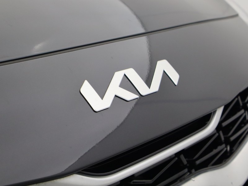 2025 (25) KIA CEED 1.5T GDi ISG 138 GT-Line 5dr 4829264